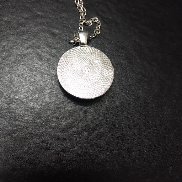 Silver tone & glass dragon's eye necklace - Picture 4 of 7